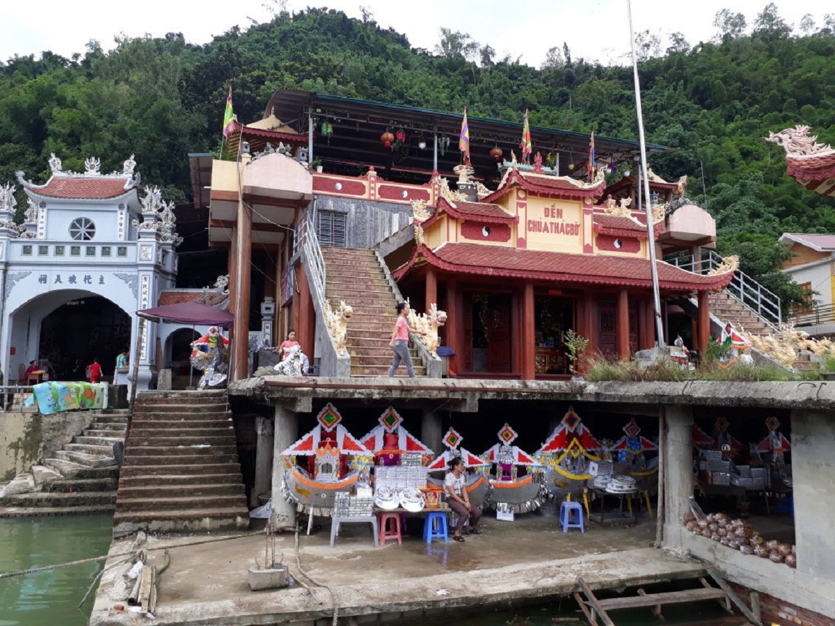 Đền thờ Bà chúa Thác Bờ - Một ngôi đền linh thiêng tại Thung Nai