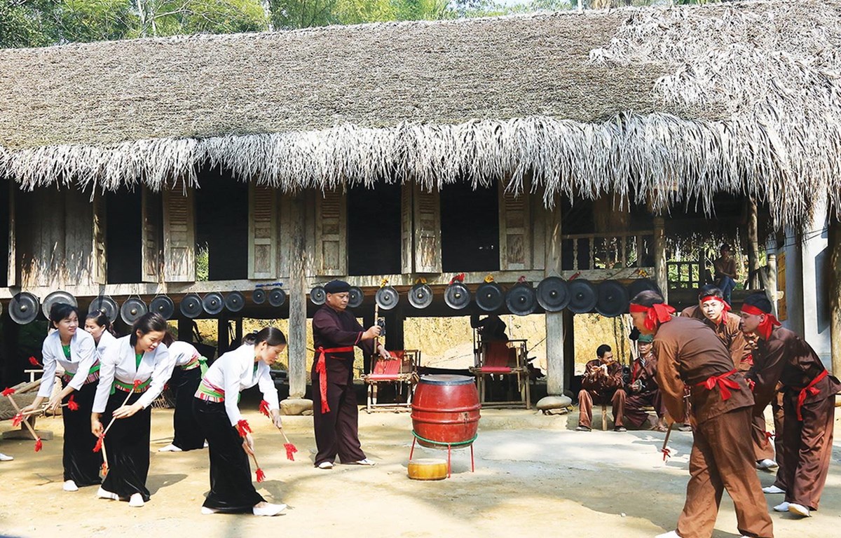 Tham quan các bản làng cùng những lễ hội thú vị tại Xuân Sơn