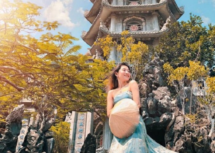 cặp đôi du lịch đà nẵng